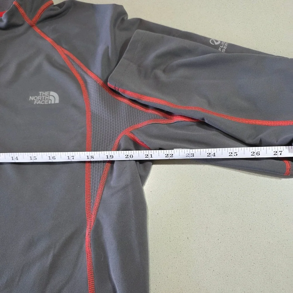 The North Face Flight VaporWick 1/4 Zip Pullover Gray Red Large Small Hole
